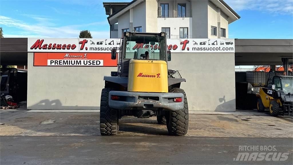 Mecalac AS210 4X4 輪胎式裝載機