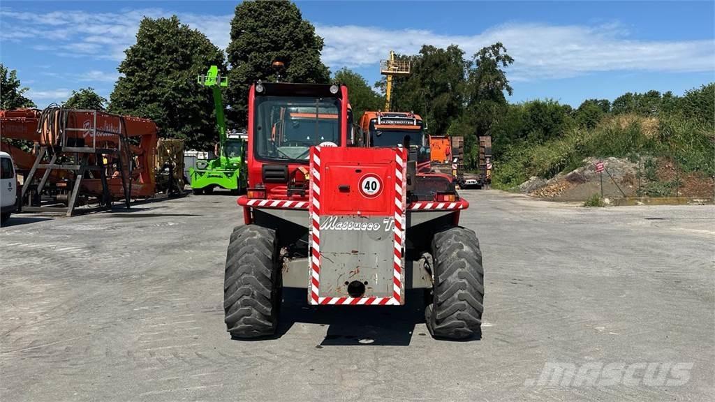 Merlo P38.13 4X4 伸縮臂操作車