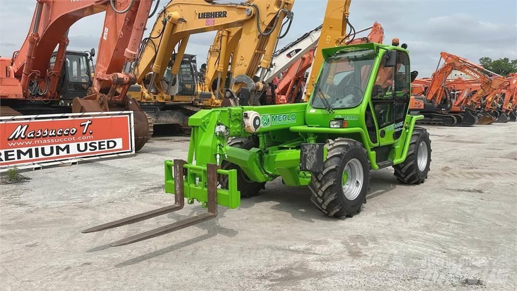 Merlo P38.13 PLUS 伸縮臂操作車
