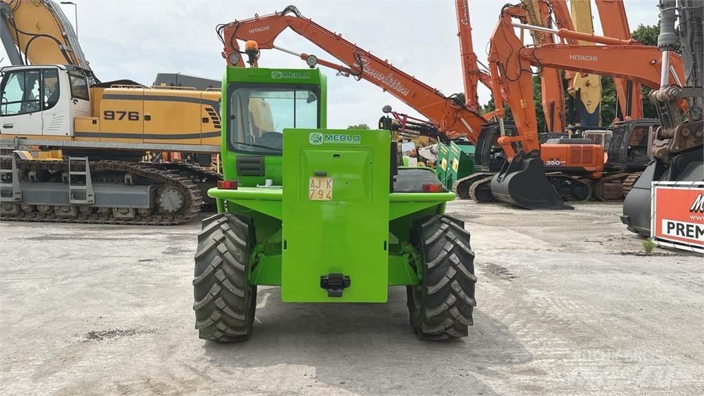 Merlo P38.13 PLUS 伸縮臂操作車