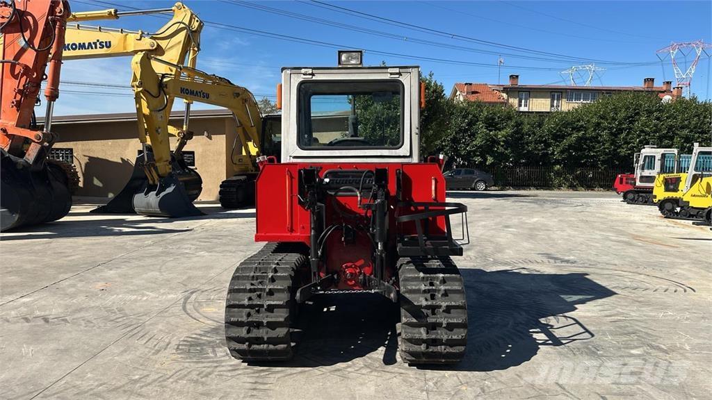 Morooka MK-40 刮雪板和犁