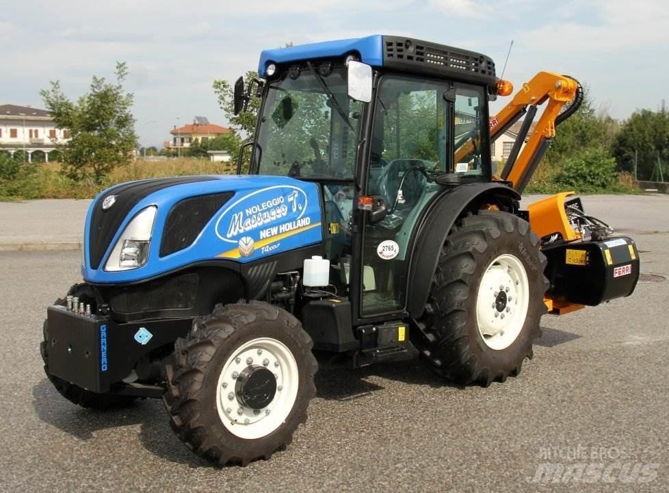New Holland T4.100LP 刮雪板和犁