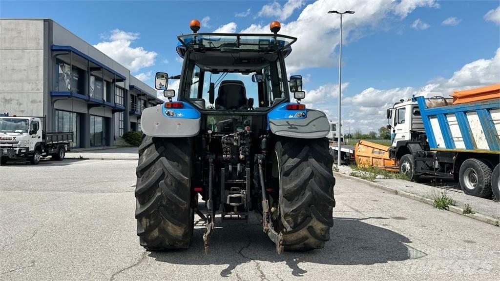 New Holland TM190 4X4 刮雪板和犁
