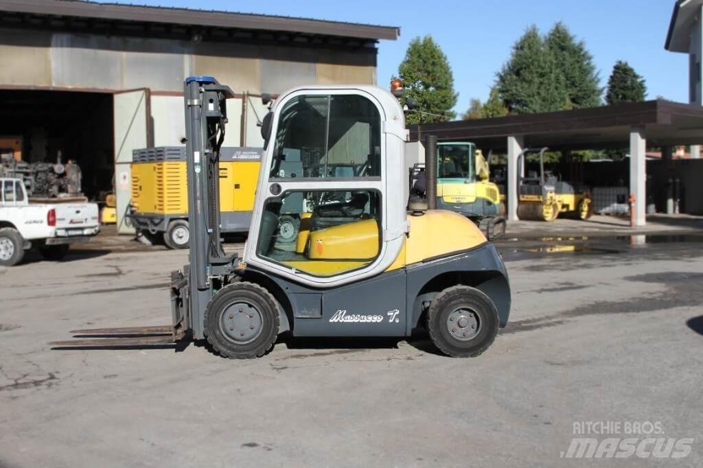 Nuova Detas SHR 40 柴油卡車