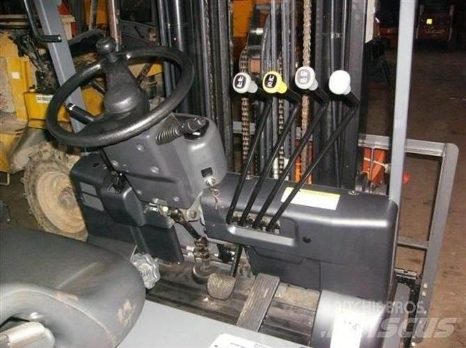 TCM FB25-7 電動堆高機