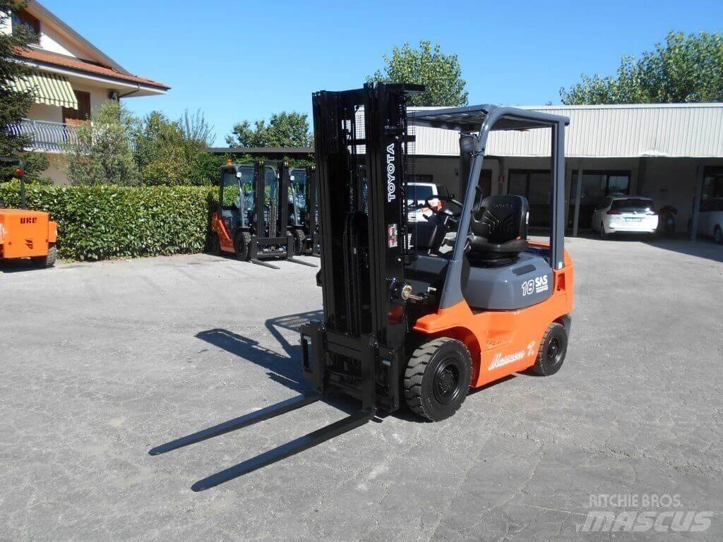 Toyota 02-7FDF18 柴油卡車
