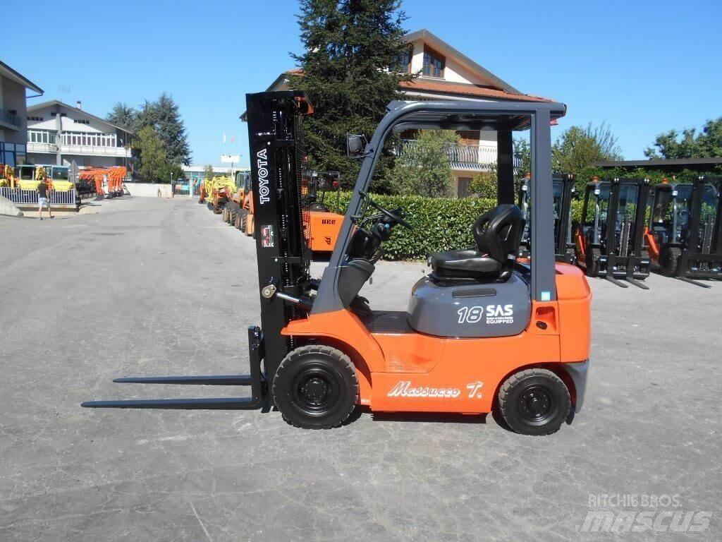 Toyota 02-7FDF18 柴油卡車