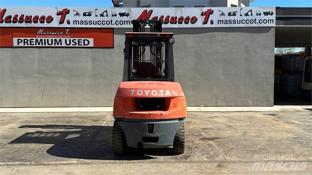 Toyota 42-7FDA50 柴油卡車