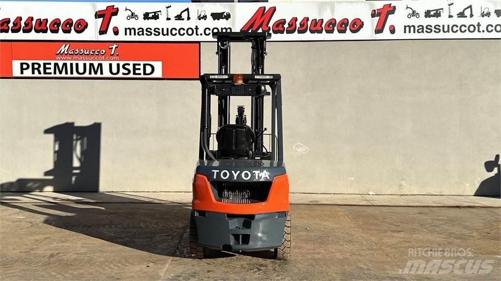 Toyota 52-8FDF30 柴油卡車