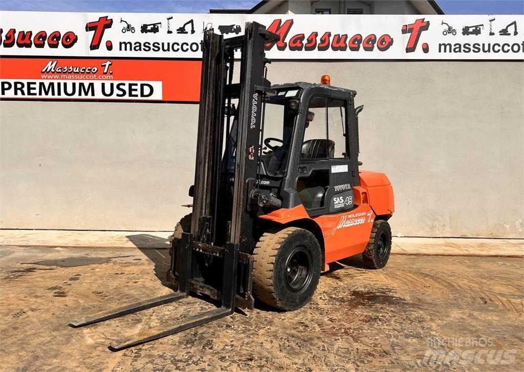 Toyota 7FD 40 柴油卡車