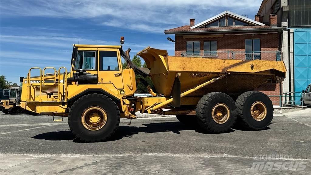 Volvo A25C 6X6 側卸礦車