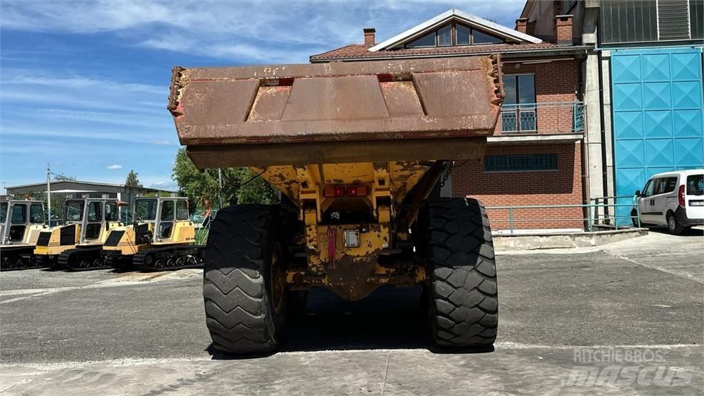 Volvo A25C 6X6 側卸礦車