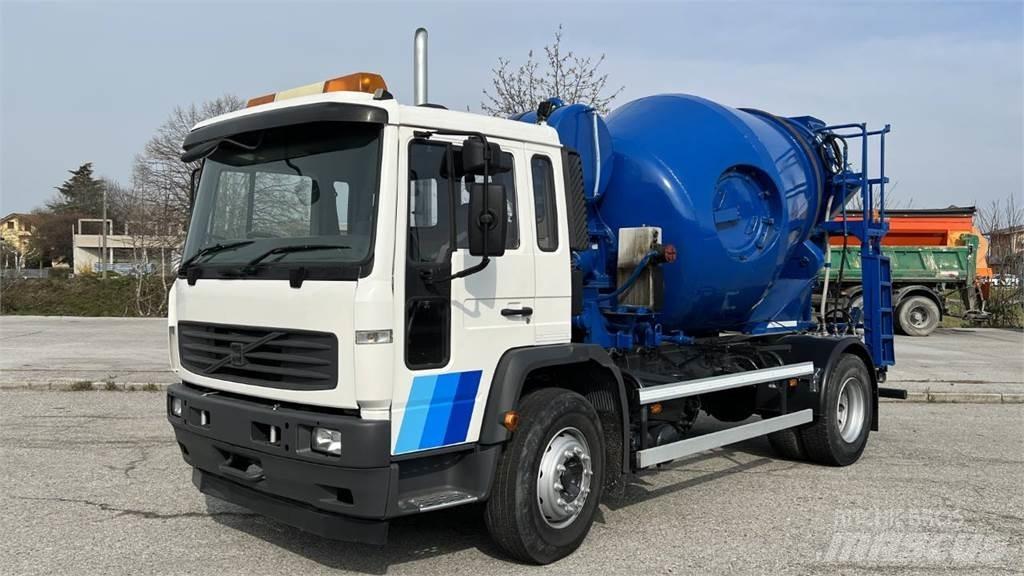 Volvo FL6 4X2 混凝土車