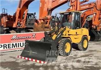 Volvo L30G 輪胎式裝載機