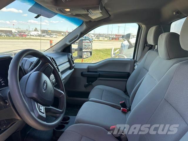 Ford F450 XL 4x2 貨箱式卡車