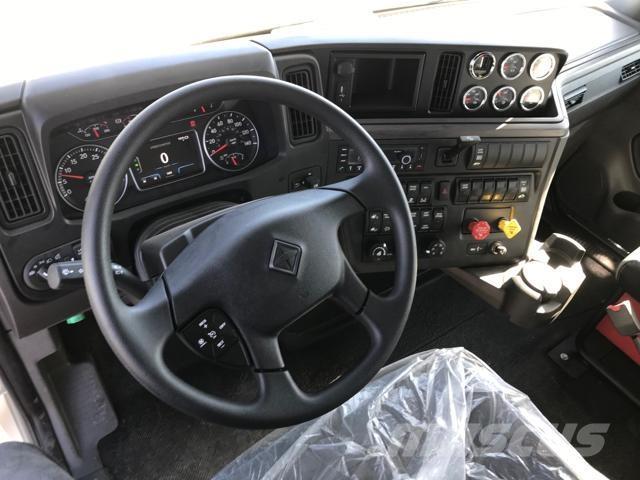 International HV 傾卸式卡車