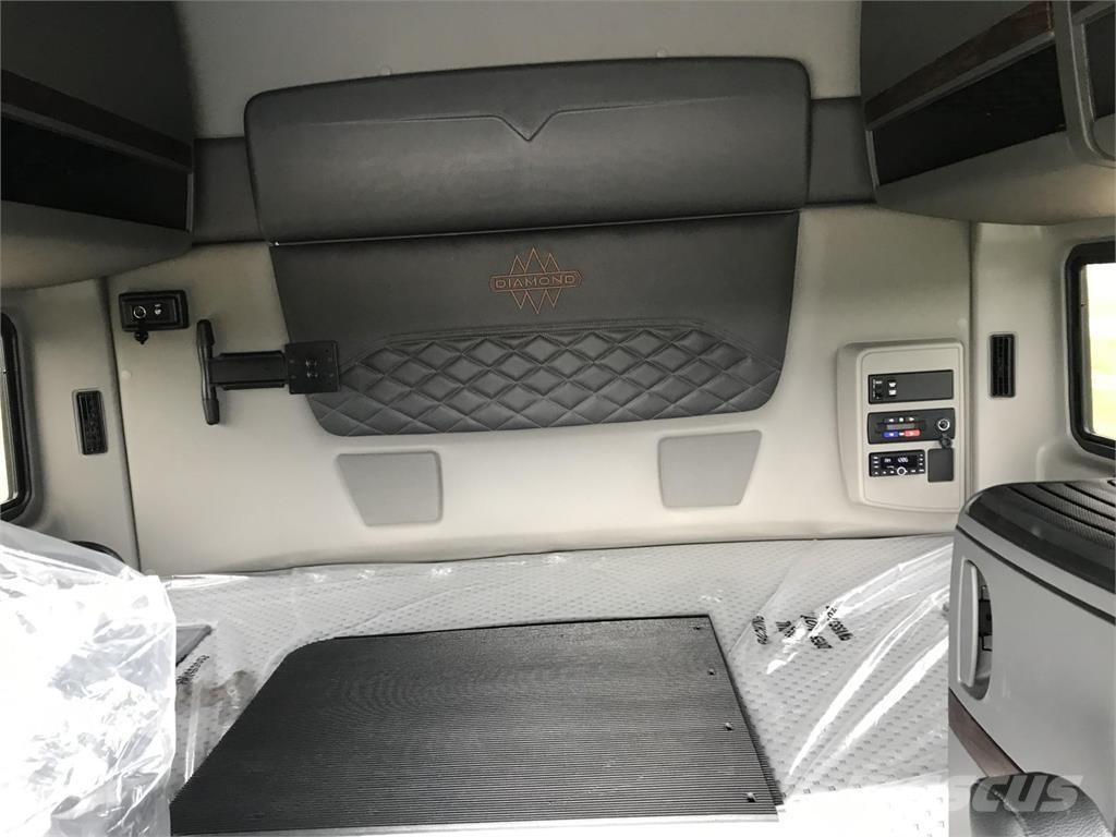 International HX 曳引機組件