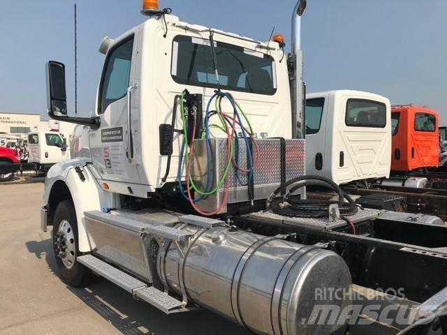 International HX 曳引機組件