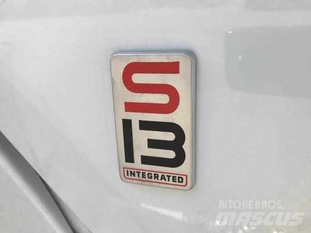 International LT 曳引機組件