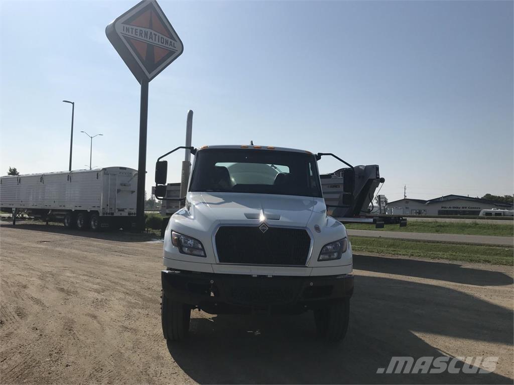 International MV 運油車