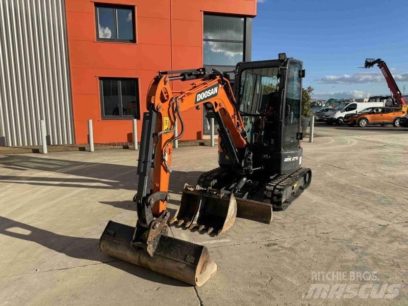 Doosan DX 27 Z 小型挖土機/掘鑿機<7t(小型挖掘機)