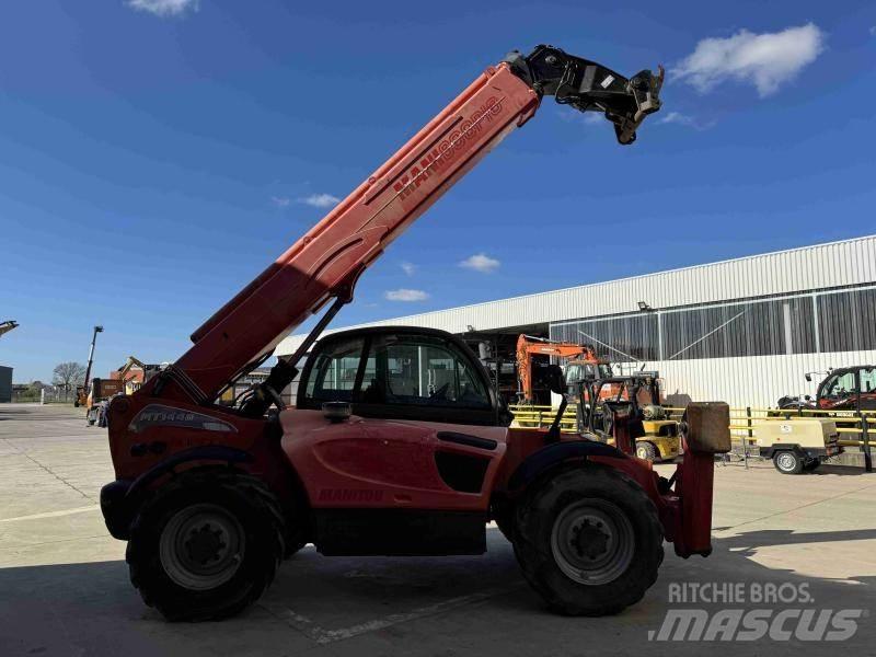 Manitou MT 1440 伸縮臂操作車