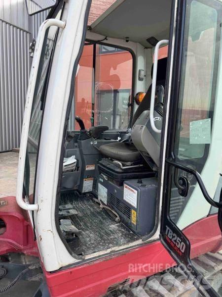 Takeuchi TB 250 小型挖土機/掘鑿機<7t(小型挖掘機)