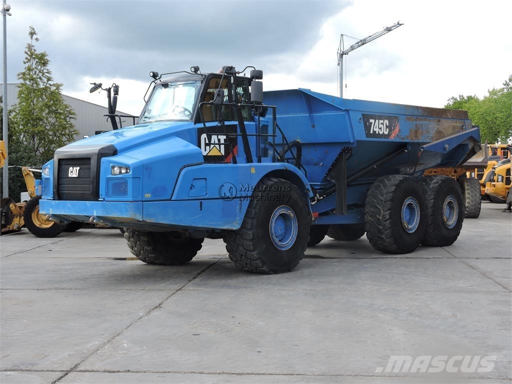 CAT 745C TAILGATE 鉸接式起吊車