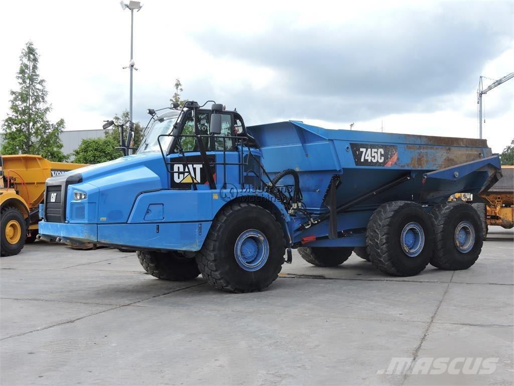 CAT 745C TAILGATE 鉸接式起吊車