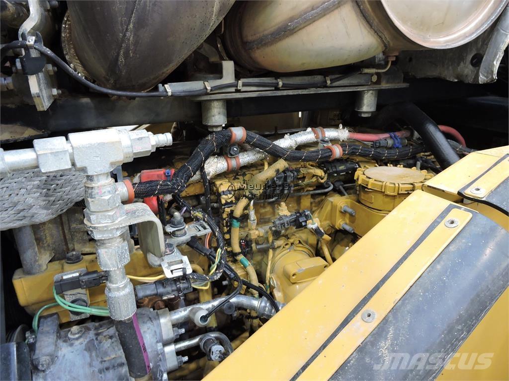 CAT 972M 輪胎式裝載機