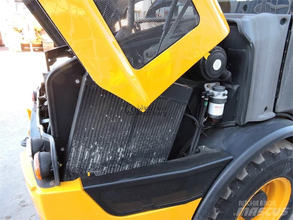 JCB 406 輪胎式裝載機