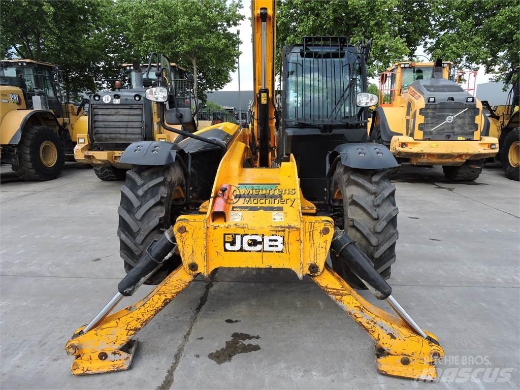 JCB 535-125 伸縮臂操作車