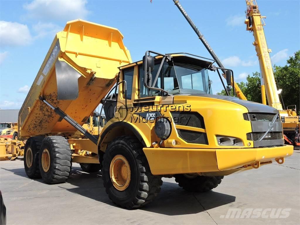 Volvo A25F 鉸接式起吊車