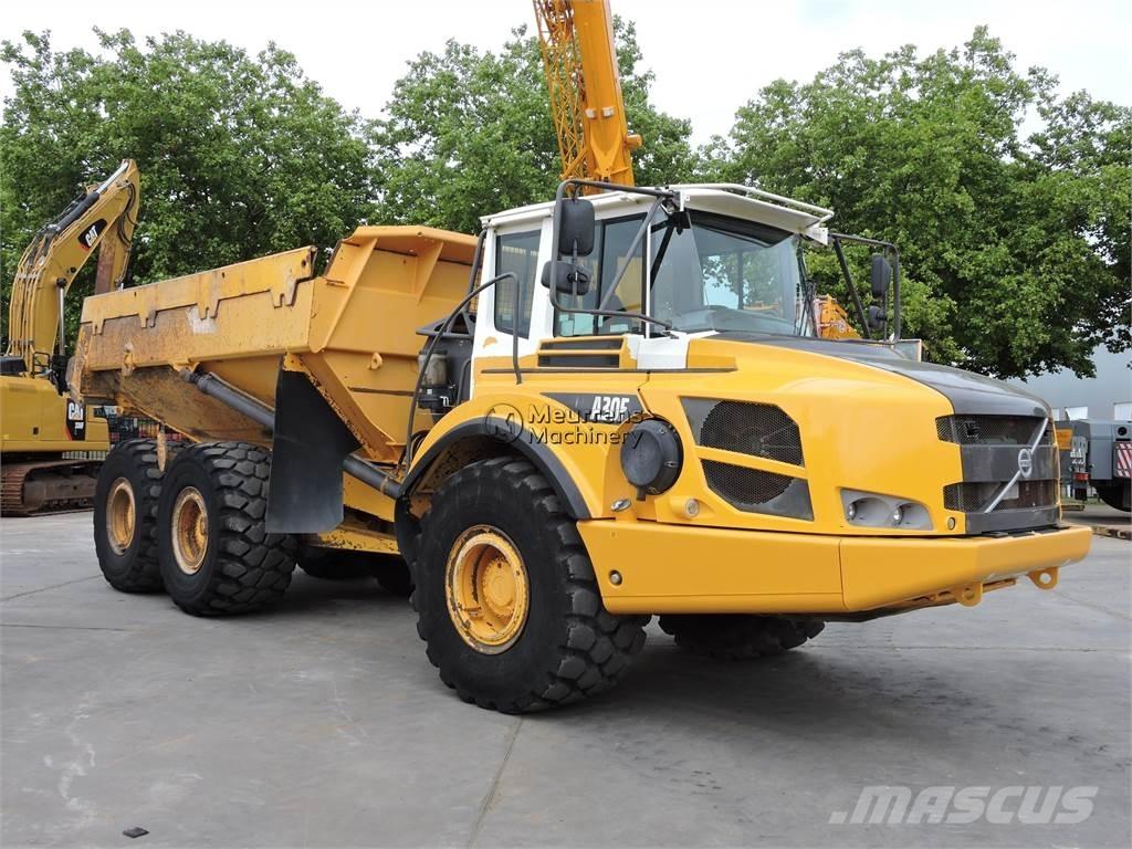Volvo A30F 鉸接式起吊車