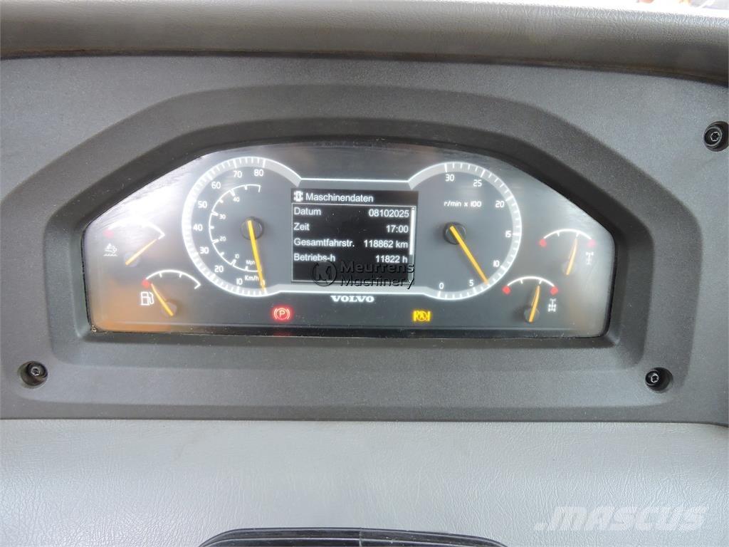 Volvo A30G 鉸接式起吊車