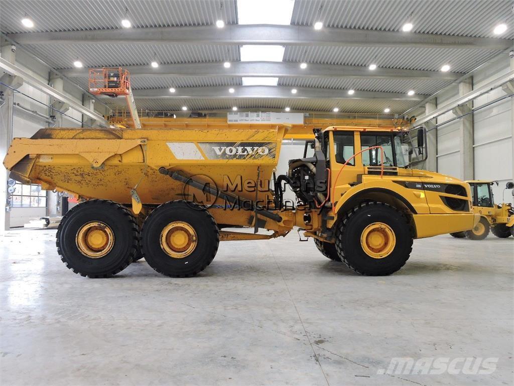 Volvo A30G 鉸接式起吊車