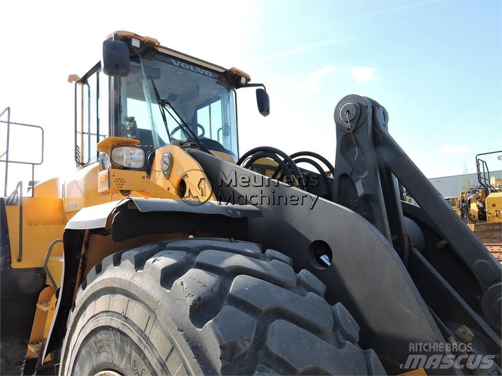 Volvo L220H 輪胎式裝載機
