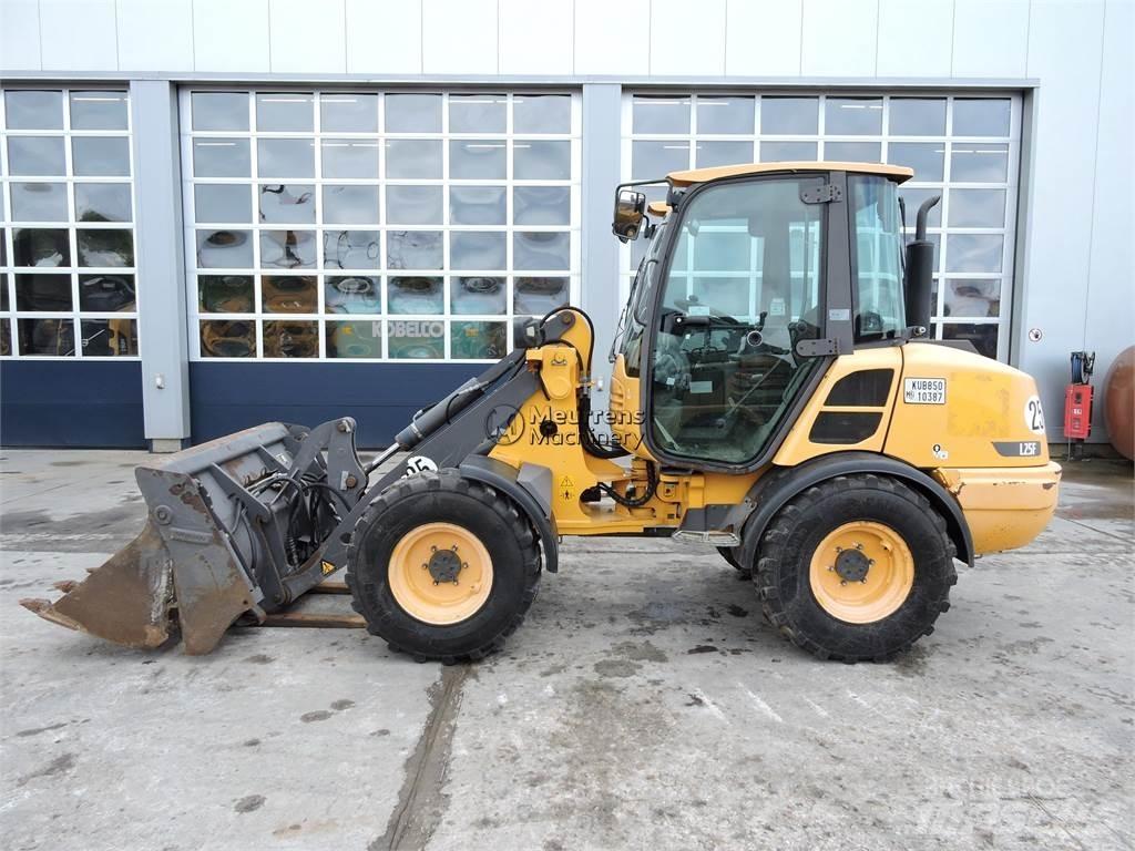 Volvo L25F 輪胎式裝載機