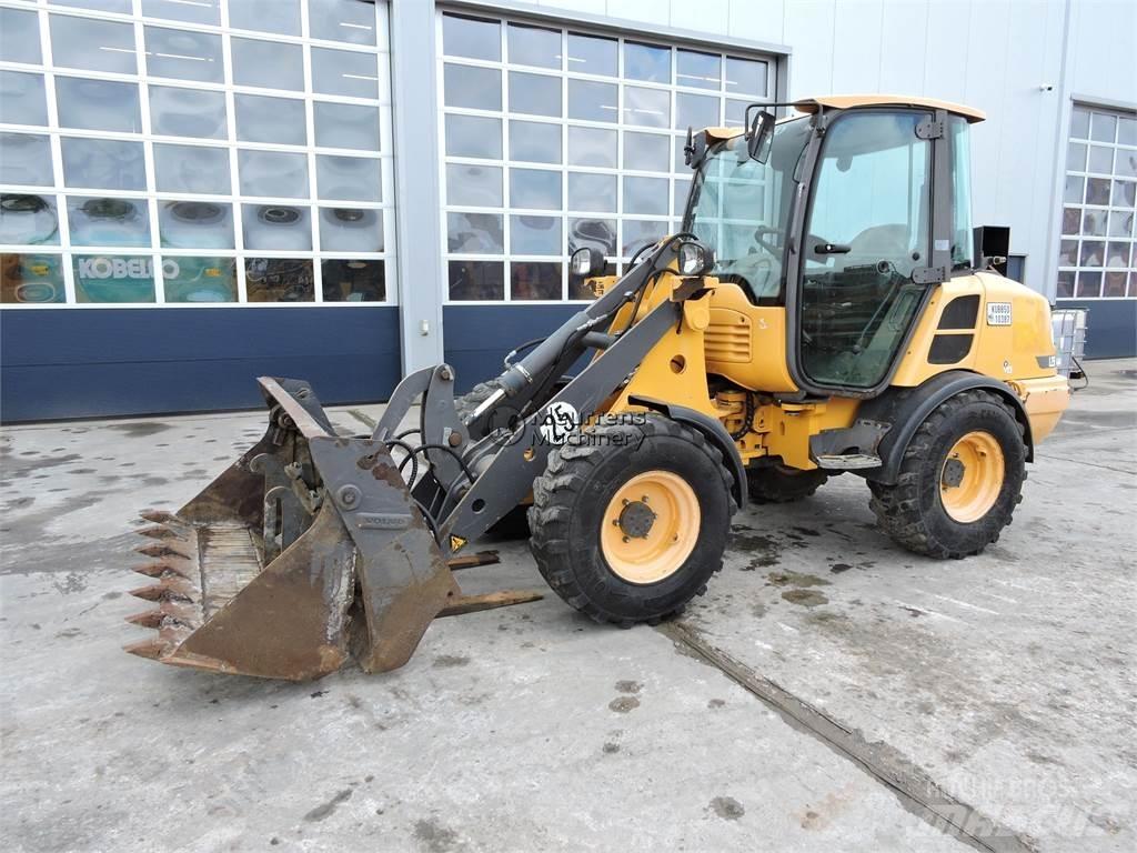 Volvo L25F 輪胎式裝載機