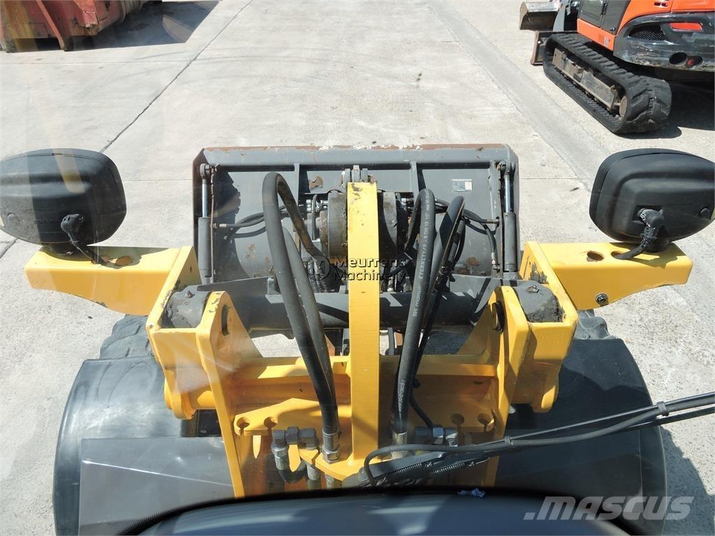 Volvo L25F + FORK 輪胎式裝載機
