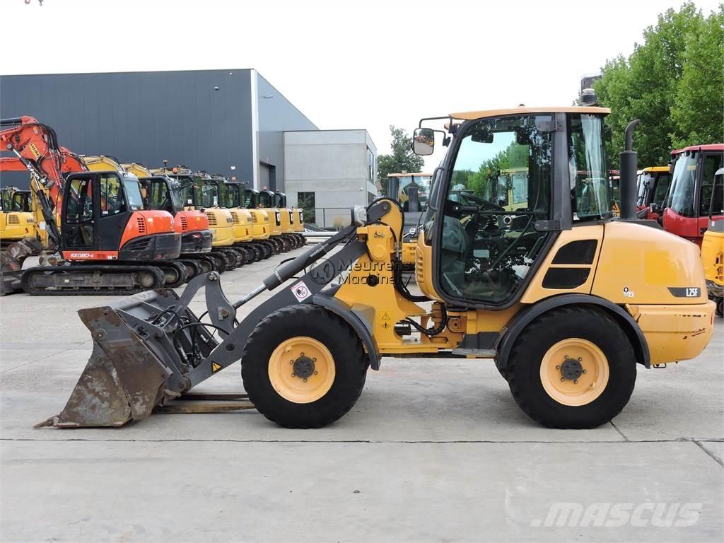Volvo L25F + FORK 輪胎式裝載機