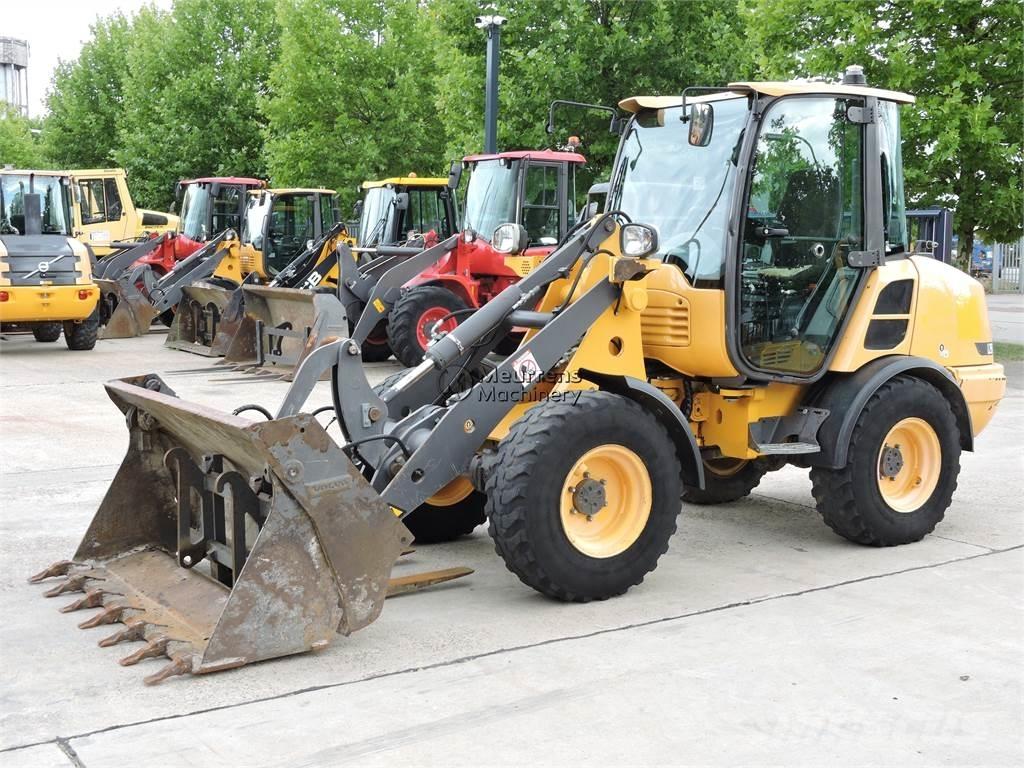 Volvo L25F + FORK 輪胎式裝載機