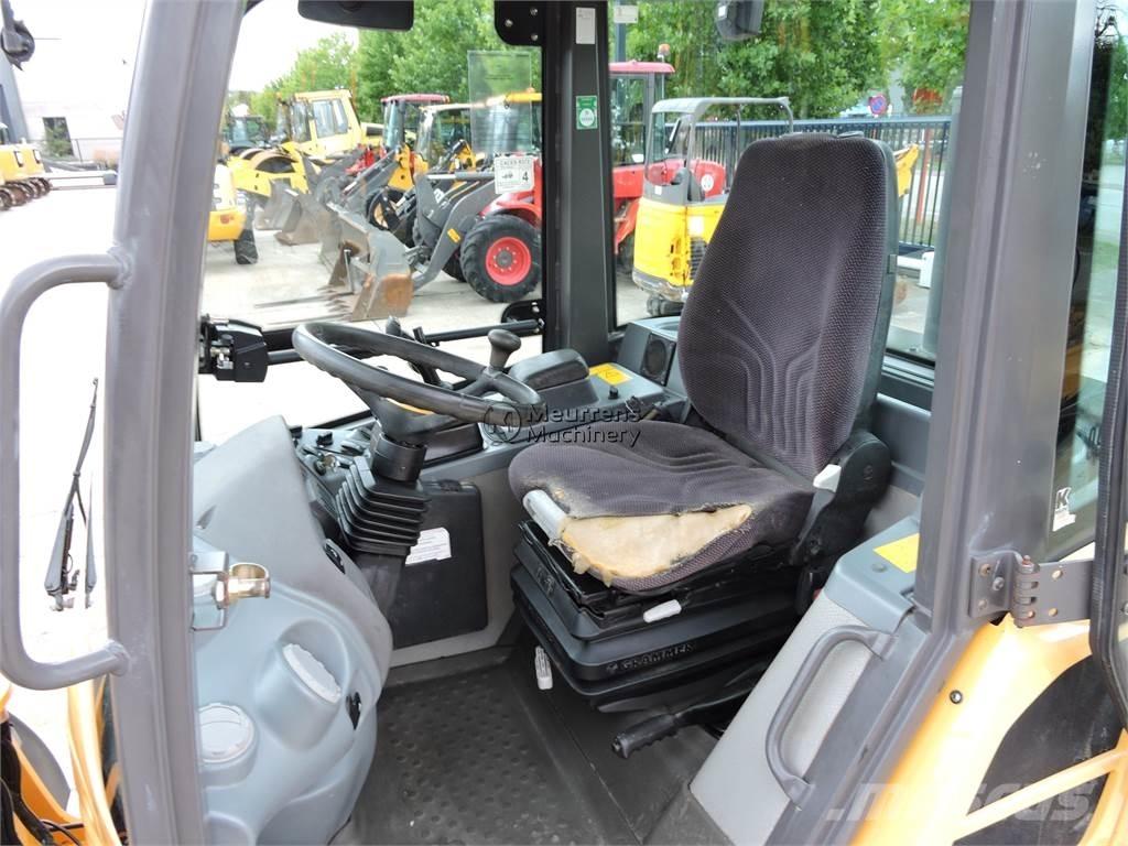 Volvo L25F + FORK 輪胎式裝載機