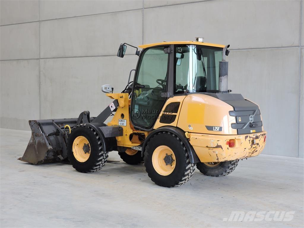 Volvo L25F + FORK 輪胎式裝載機