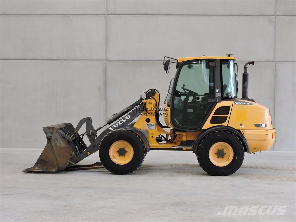 Volvo L25F + FORK 輪胎式裝載機