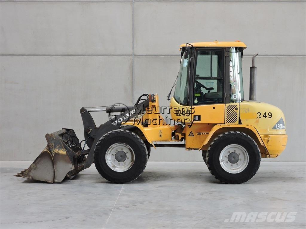 Volvo L30B 輪胎式裝載機