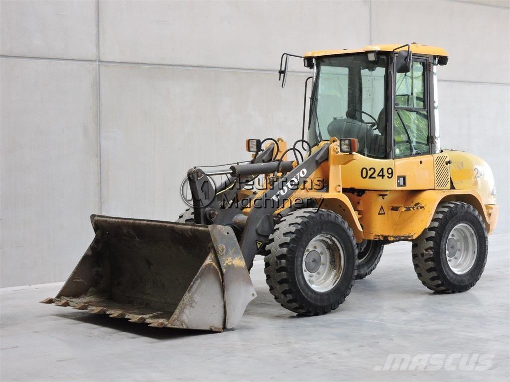 Volvo L30B 輪胎式裝載機