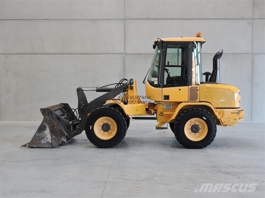 Volvo L30G 輪胎式裝載機
