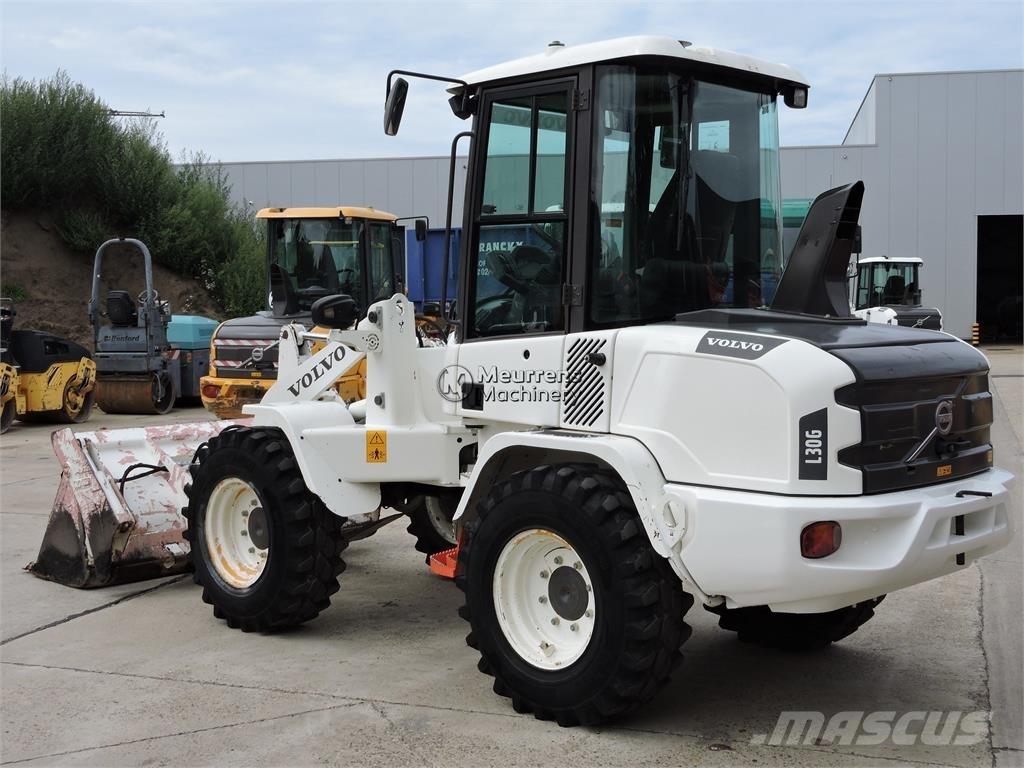 Volvo L30G + FORK 輪胎式裝載機