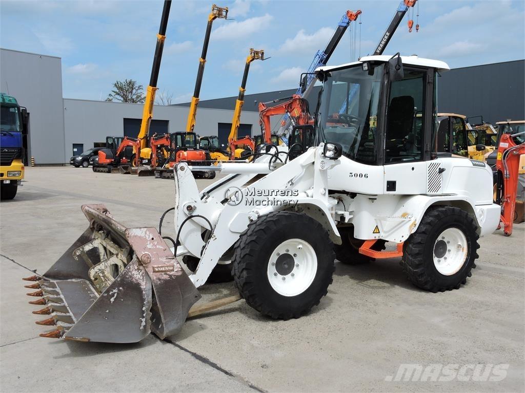 Volvo L30G + FORK 輪胎式裝載機